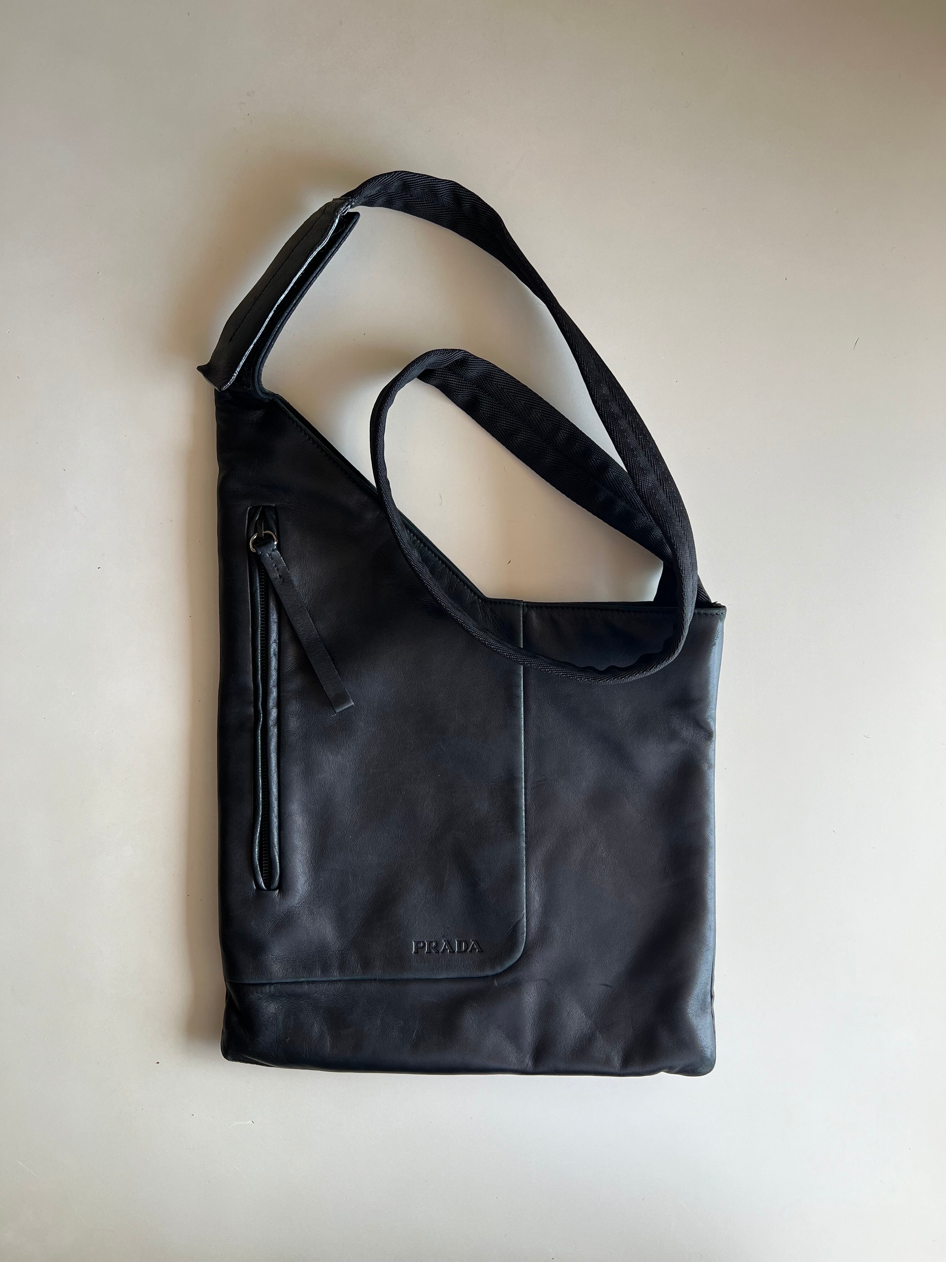 FW1999 PRADA LEATHER BODY BAG | triptraproll
