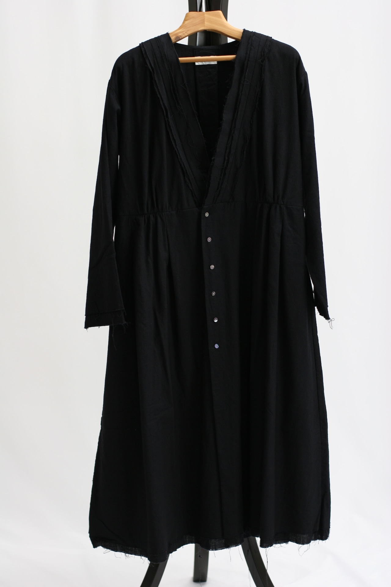 【GUPTIHA】Sobakasu Khadi Millefeuille Collar Dress / D.Navy(63209-096)