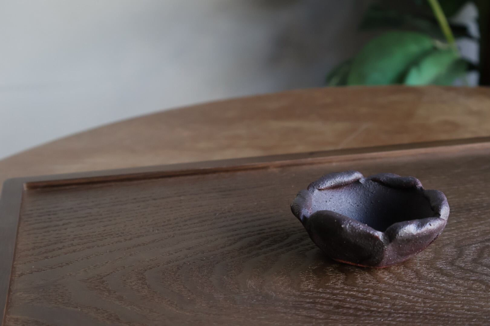 AIKA CRAFT(アイカクラフト) 輪花豆鉢 消し炭