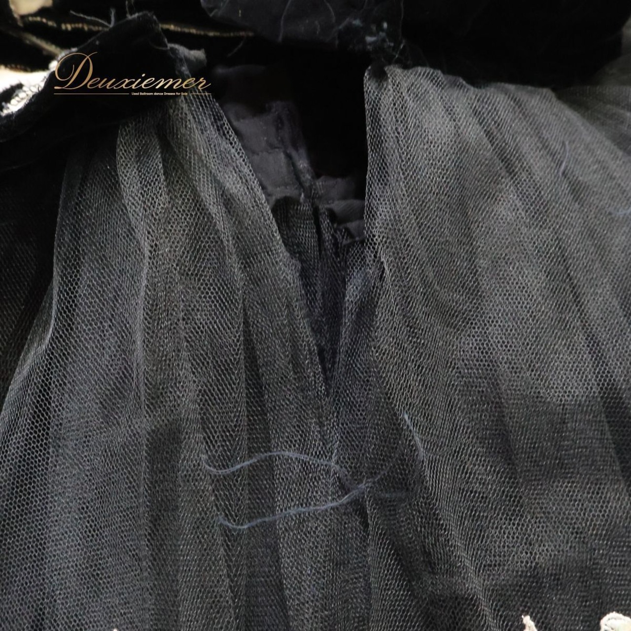【バレエ衣装】ブラック チュチュ 黒 発表会 コンクール 白鳥の湖 黒鳥 ベロア 衣裳 劇 舞台 白 ホワイト フリル レディース