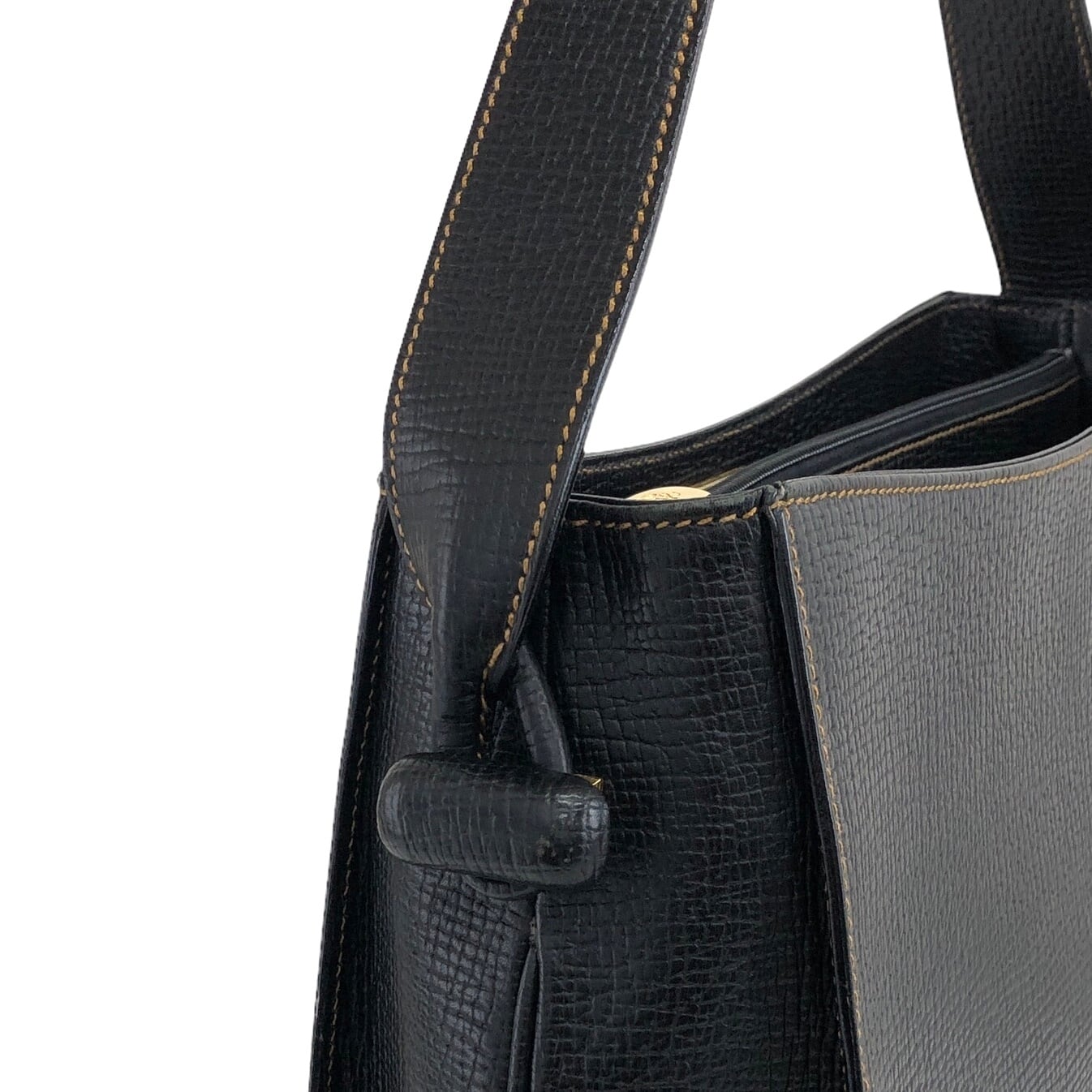LOEWE ロエベ ショルダーバッグ ブラック ロゴ型押し レザー LOEWE ロエベ ショルダーバッグ ブラック ロゴ型押し レザー