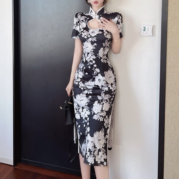 22 春夏 新作 春夏ワンピース 春 夏 レディース ワンピースドレス タイト 膝丈ワンピース 膝下 ひざ丈 チャイナ風 チャイナ風ドレス 中華風 胸元セクシー 胸元開き スリット入りワンピース サイドスリット ロングスリット 半袖 花柄 ワンピース 着痩せ 細見え 黒 P8608 22 春夏 新作 春夏ワンピース 春 夏 レディース ワンピースドレス タイト 膝丈ワンピース 膝下 ひざ丈 チャイナ風 チャイナ風ドレス 中華風 胸元セクシー 胸元開き スリット入りワンピース サイドスリット ロングスリット 半袖 花柄 ワンピース 着痩せ 細見え 黒 P8608