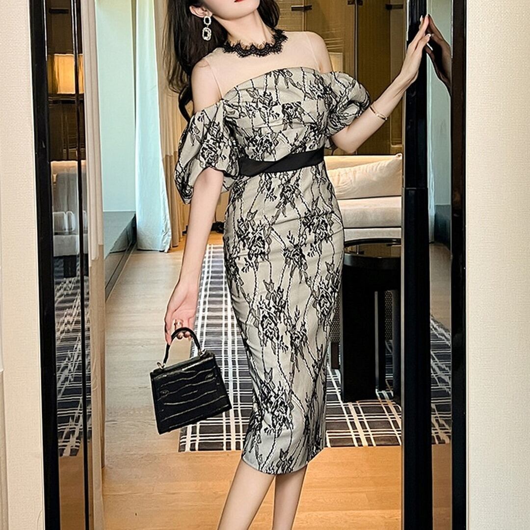 【新品未使用】V12 ネオンワンピース ゴルフウェア レディースワンピース 新品未使用】V12 ネオンワンピース ゴルフウェア レディースワンピース