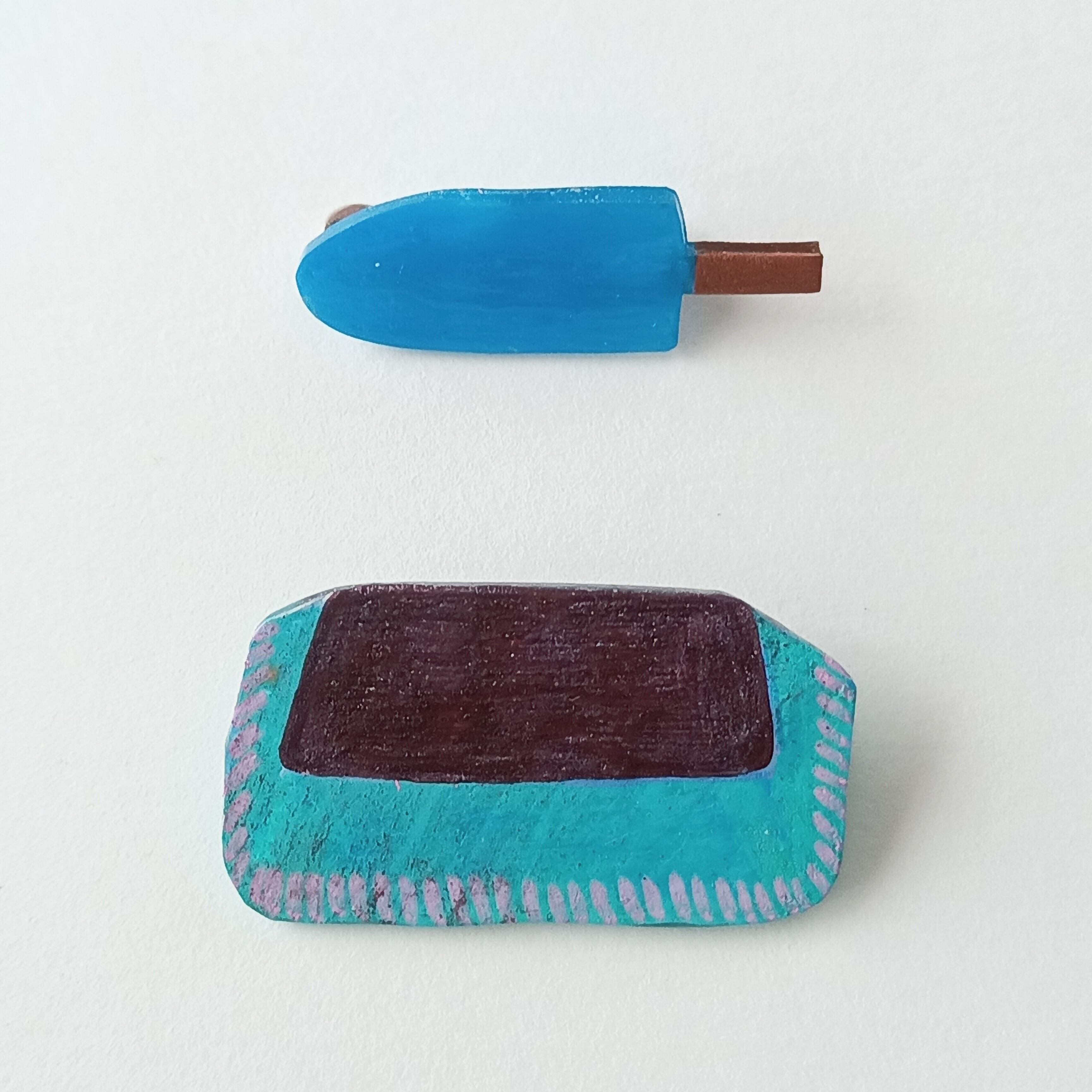 ヘンテコ ブローチ 「こたつ」 手描き 一点もの