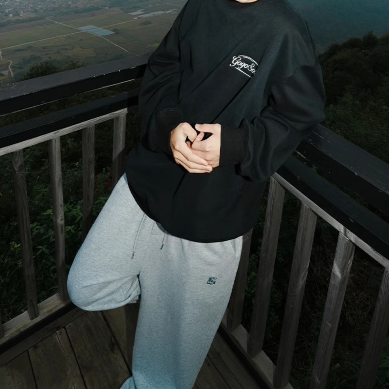 胸ロゴバックプリントスウェット　1048