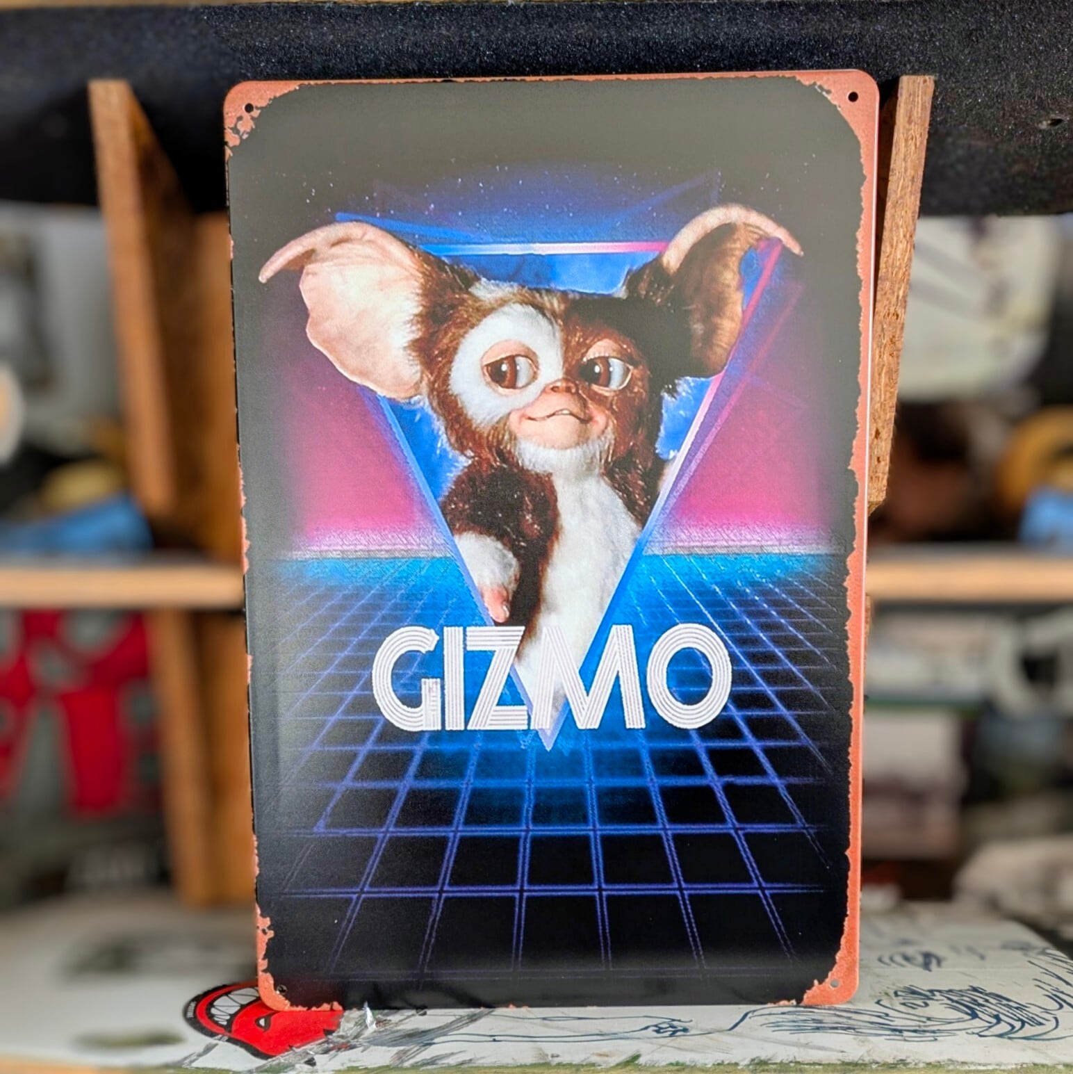 送料無料！ちょうどいいブリキ看板【 Gremlins （ グレムリン ）】ギズモ 『 GIZMO 』 METAL SIGN / メタルサイン / ブリキ看板 / サインボード / ビンテージ加工 〚アメリカン雑貨 アメトイ〛