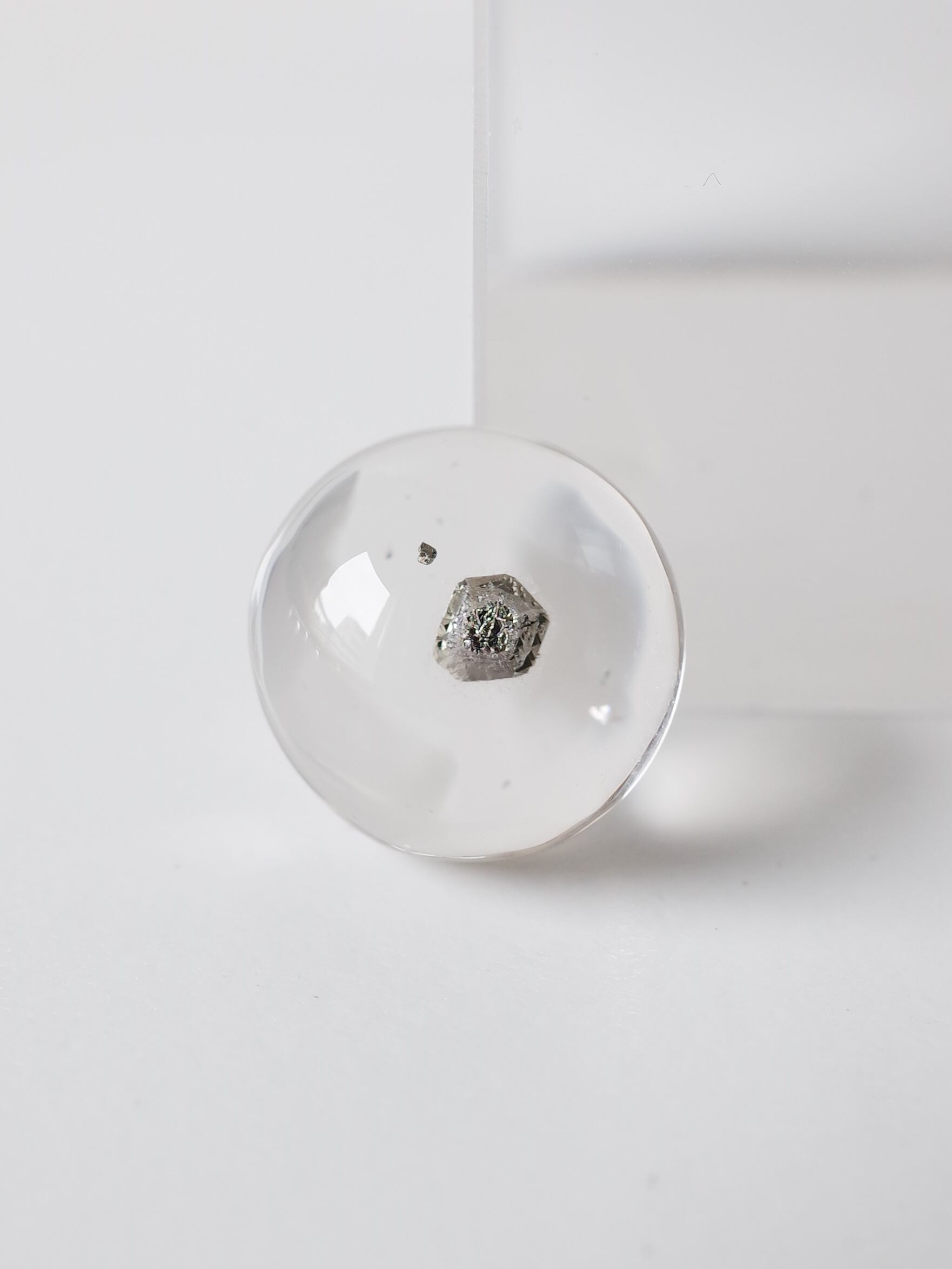 パイライトインクォーツ - b02