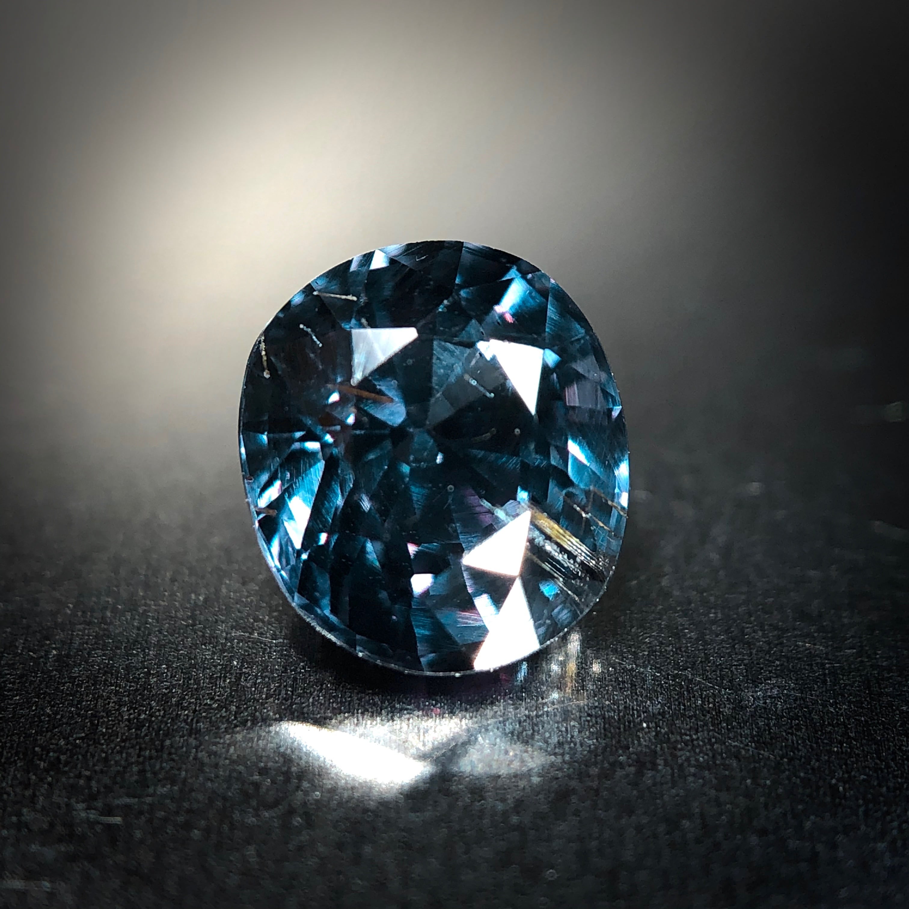 唯一無二の蒼碧色 1.17ct 天然 ベキリーブルーガーネット（カラーチェンジガーネット） | Frederick’s Gems&Jewelry  powered by BASE