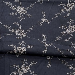 TC772◆3ｍ◆M◆綿100％スカラップ刺繍レース生地◆花柄◆ネイビーブラック×オフホワ
