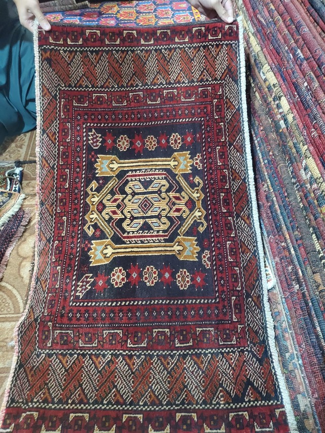 絨毯クエスト73【No.S-86】 ※現在、こちらの商品はパキスタンに置いてあります。ご希望の方は先ずは在庫のご確認をお願いします。