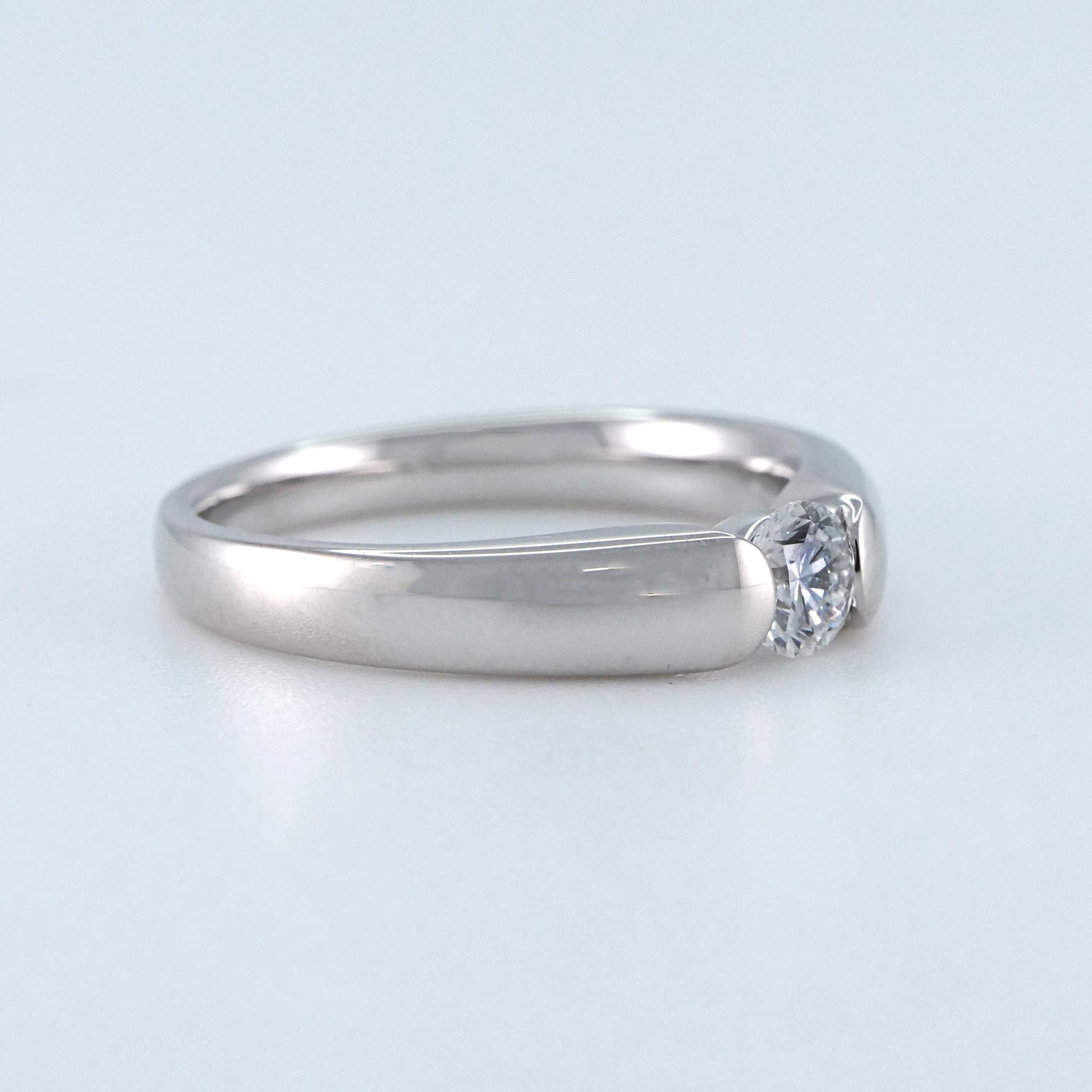 【エンゲージリング プラチナリング】Pt900 天然ダイヤモンド 【中石0.325ct】婚約指輪 プロポーズリング【サイズ直し無料】