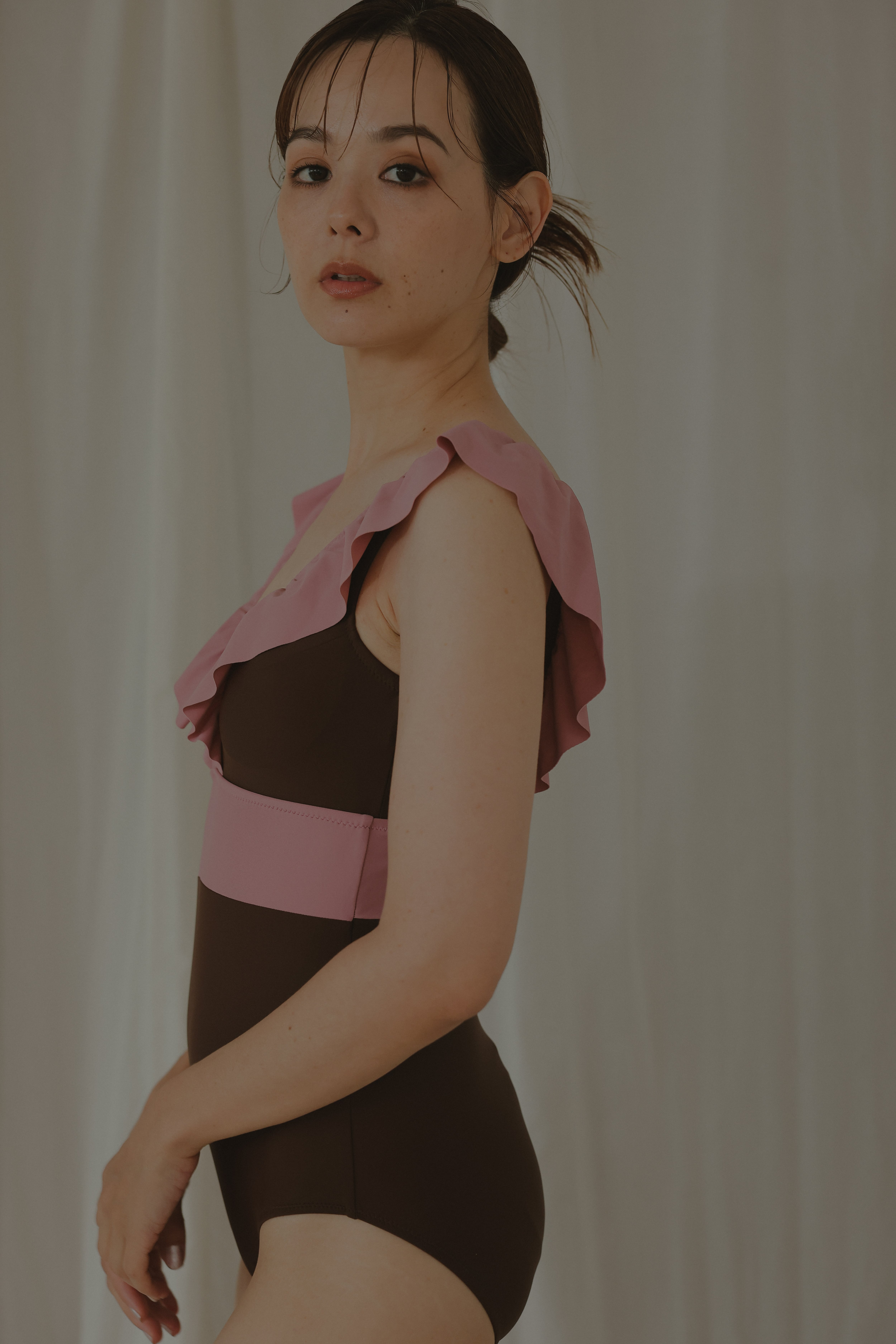 Frill shoulder one-piece | AnZie