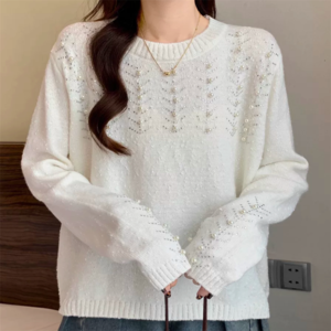 【送料無料】 セーター トップス ロング丈 大きい ゆる 長袖 Uネック Aライン フレア プルオーバー ビジュー装飾 ビジュー ニット 厚手生地 あったか 無地 かわいい 大人可愛い 大人女子 こなれ感 シンプル カジュアル 大人 上品 おしゃれ お洒落 ラフ コンサバ フェミニン ガーリー デート お出かけ お茶会 女子会 休日 冬 30代 40代 女性用 レディース 着回し プチプライス デイリーユース 普段使い ファッション 楽ちん 定番アイテム 着痩せ 垢抜け ホワイト