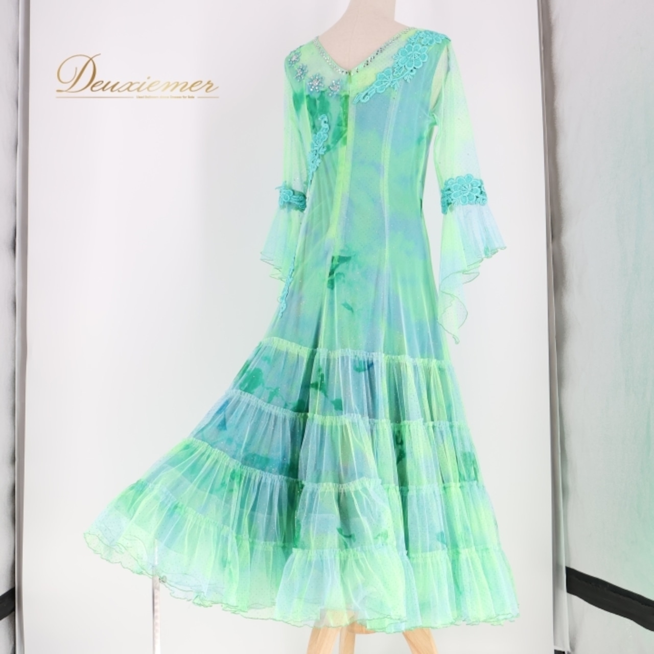 社交ダンス 衣装 ワンピース ドレス グリーン系 ブルー系 ダンスファッションピア dance fashion pier 黄緑 エメラルドグリーン 水色 青 レース グラデーション パーティ 発表会 ダンス フェミニン パフォーマンス 大人 女性用 きれい