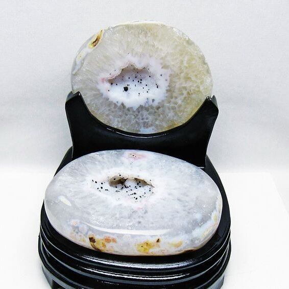 1.4Kg トレジャーメノウ アゲート ジオード 台座付属 一点物 175-1508