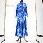 社交ダンス 衣装 スタンダード 上下セット ツーピース パーティ衣装 女性用 レディース オールシーズン 青 threering ブルー系 長袖 ラインストーン フラワー デザイン ファッション 伸縮性 ポリエステル ポリウレタン 使用 感動的 ディスコドルミ ルームランナー 季節問わず 軽やか おしゃれ お出かけ演出 パフォーマンス発表会 社交的 ステージ衣装 レディース服 トレンド 体型カバー おすすめ