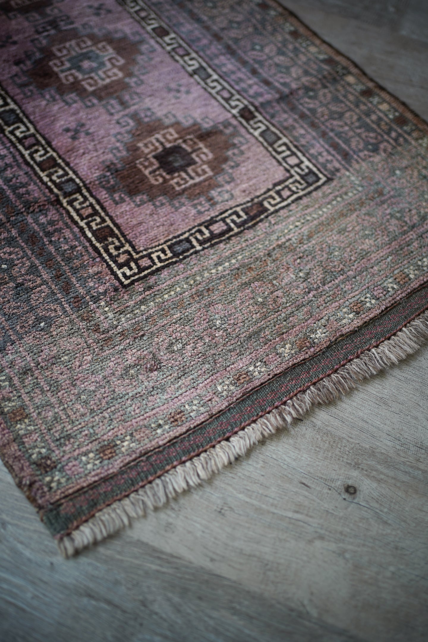 316】Semi Antique Afghan Baluch rug 1940's | ヴィンテージラグ専門