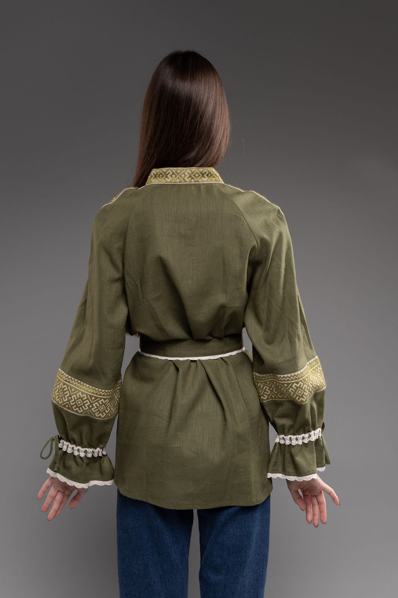 ウクライナ刺繍ヴィシヴァンカ　手刺繍　平行縫い　麻　レディース・フリーサイズ - 4