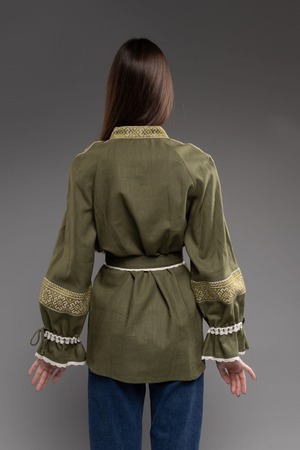 ウクライナ刺繍ヴィシヴァンカ　手刺繍　平行縫い　麻　レディース・フリーサイズ