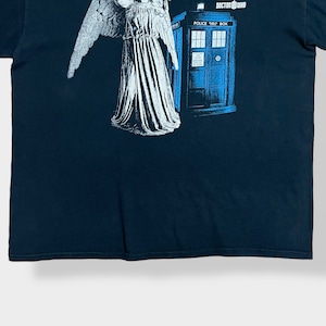 【RIPPLE JUNCTION】DOCTOR WHO ドクターフー 海外ドラマ SFドラマ 映画 ムービー ロゴ プリント Tシャツ 電話ボックス イラスト t-shirt  半袖 黒 X-LARGE us古着