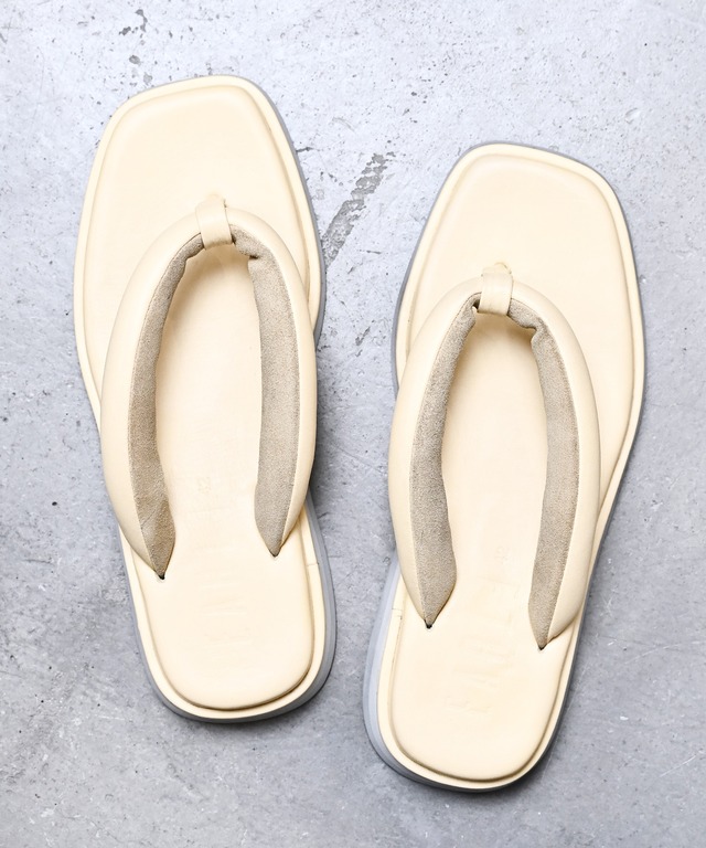 Voluminous Tong Sandals / ER4305 /【SAMPLE SALE】