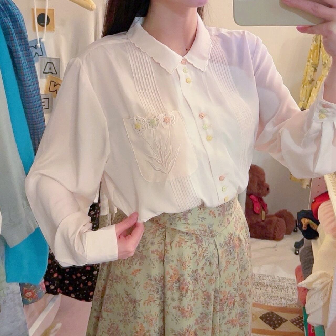 three color button flower blouse