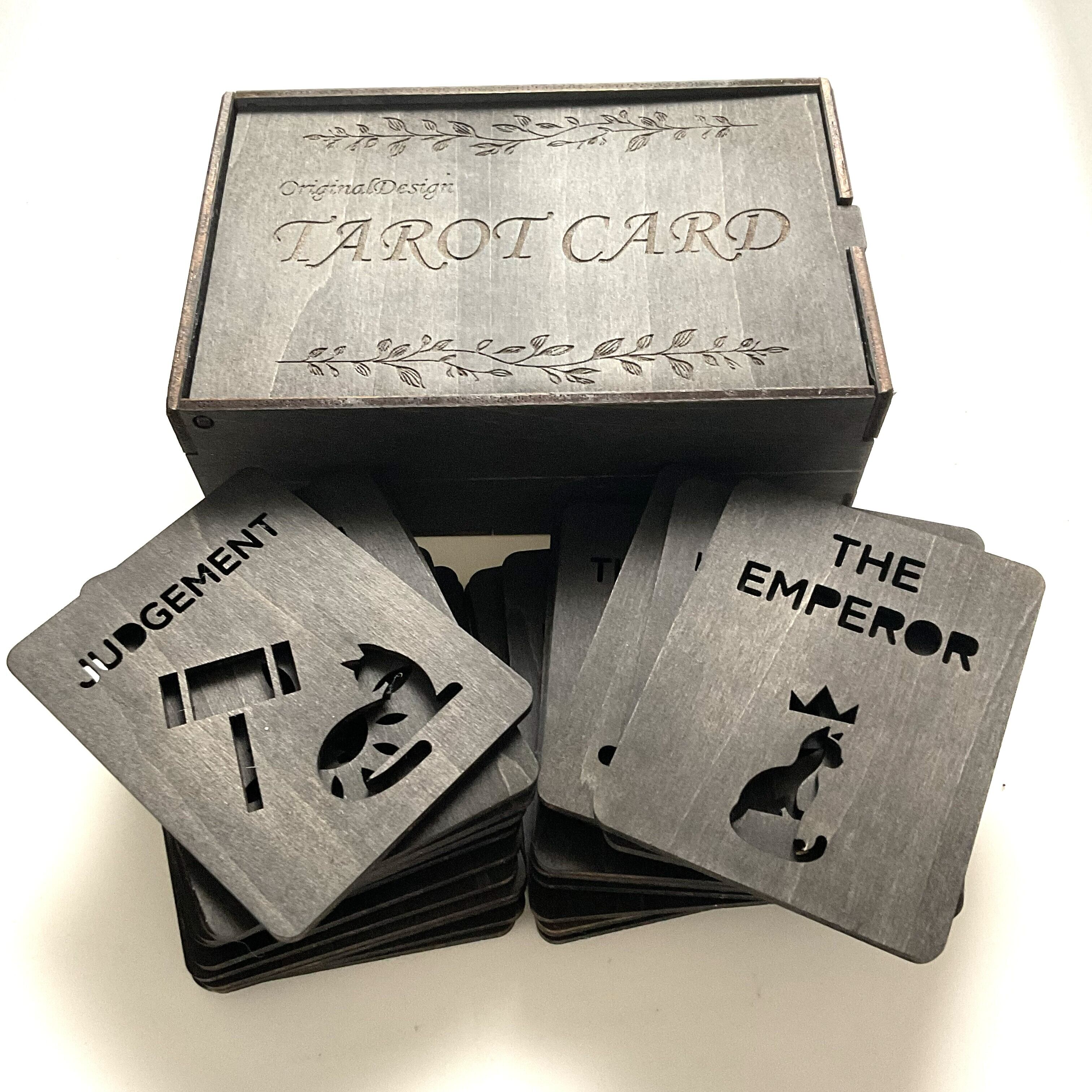 魔術書/ソロモンの鍵」本型小物入れ（トランプ、カード、アクセサリー