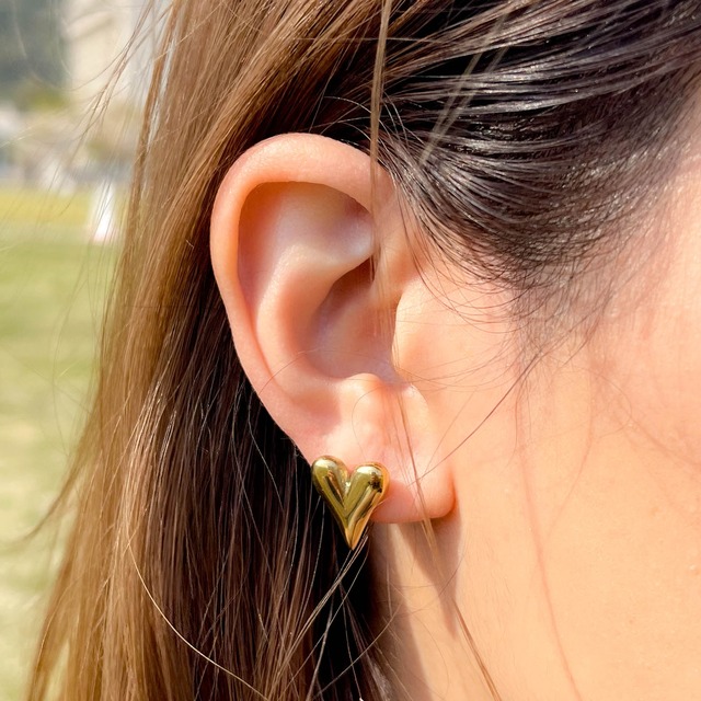 -1COLOR- shape heart studs pierce