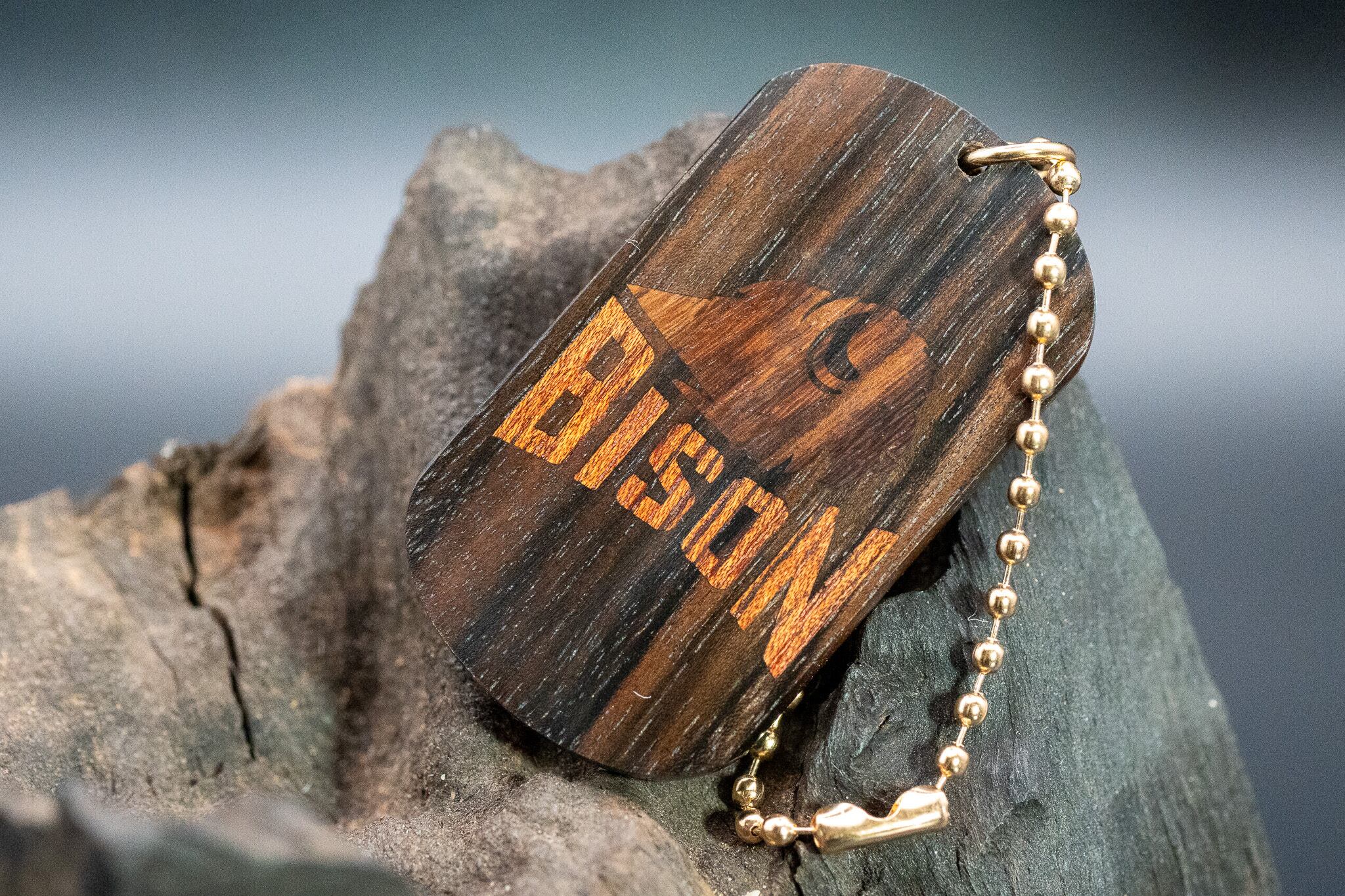 【 褐色と漆黒の縞模様 】縞黒檀 ドッグタグ 象嵌 BISON