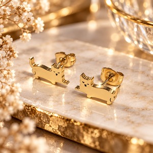 ネコ ピアス ゴールド 53 金属アレルギー対応 ステンレス 両耳セット レディース 小ぶり 猫モチーフ ネコ 猫 ねこ
