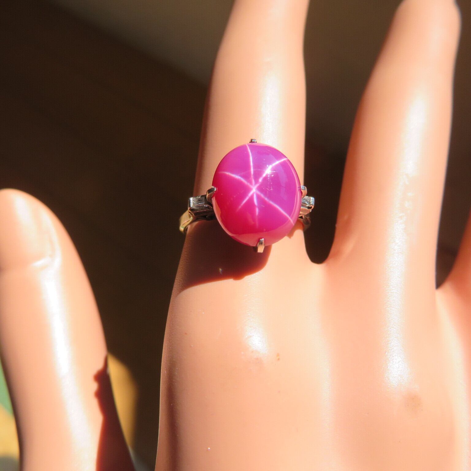 ヴィンテージ　千本透かしプラチナに合成スタールビーのリング