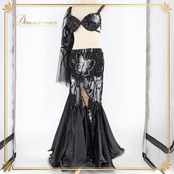 ベリーダンス オリエンタル 衣装 上下セット ブラック系 黒 ラインストーン スパンコール 蝶 トップス スカート 煌びやか 華やか 豪華 セクシー スリット ダンス衣装 舞台 キラキラ チュール かわいい ボリューム ゴージャス シルバー系