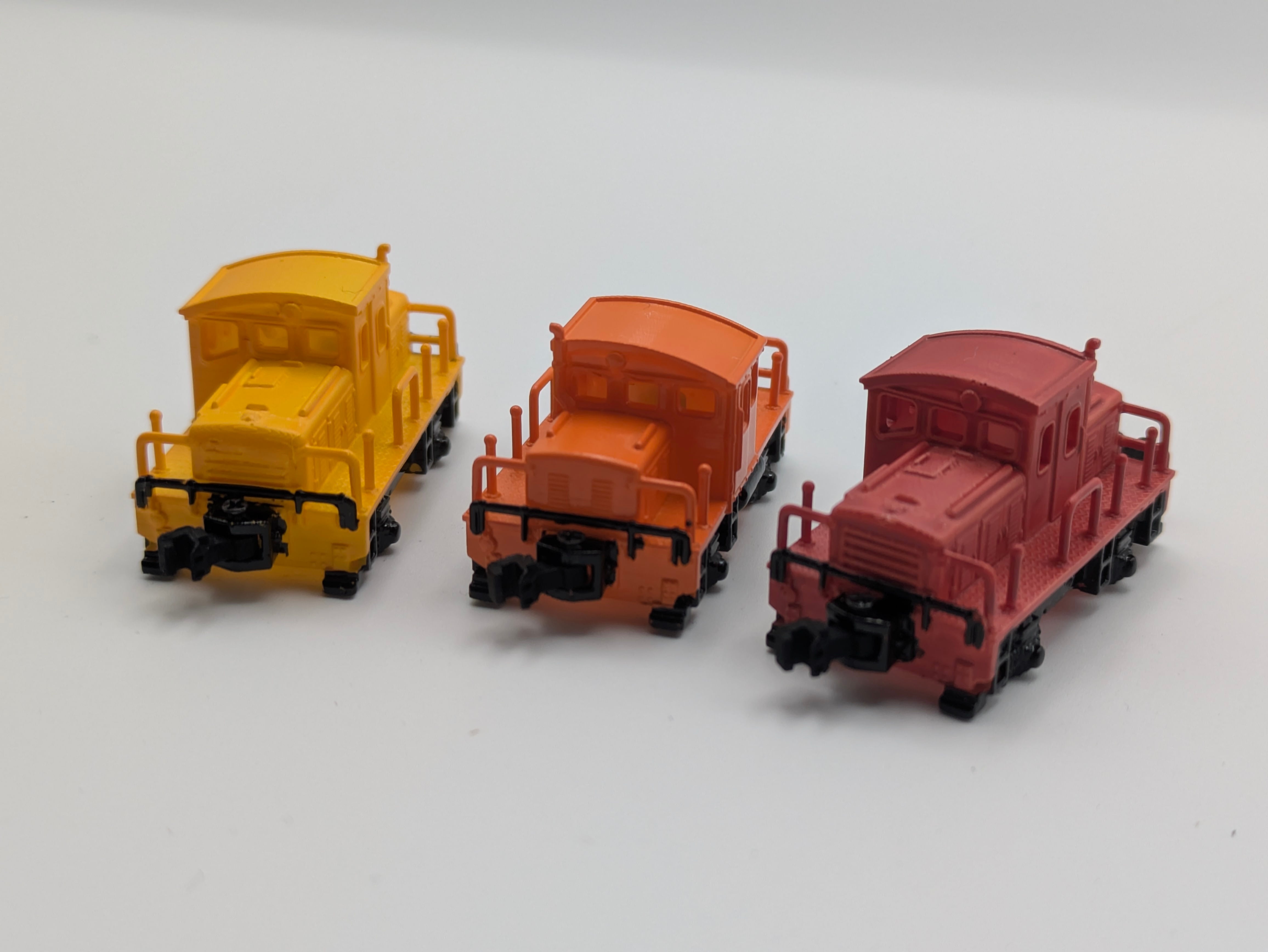 N-1019 国鉄 10t 貨車移動機（スイッチャー） 塗装品（赤・黄・橙