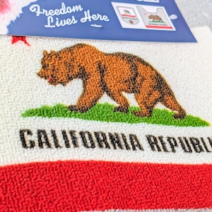 ✨️トイレもワクワクHAPPY✨️【 The State of California / カリフォルニア州旗 】TOILET MAT & LID COVER トイレマット&蓋カバー (マット裏面滑り止め加工 ) / アメリカンマット / ふかふかマット〚アメリカン雑貨 アメトイ〛