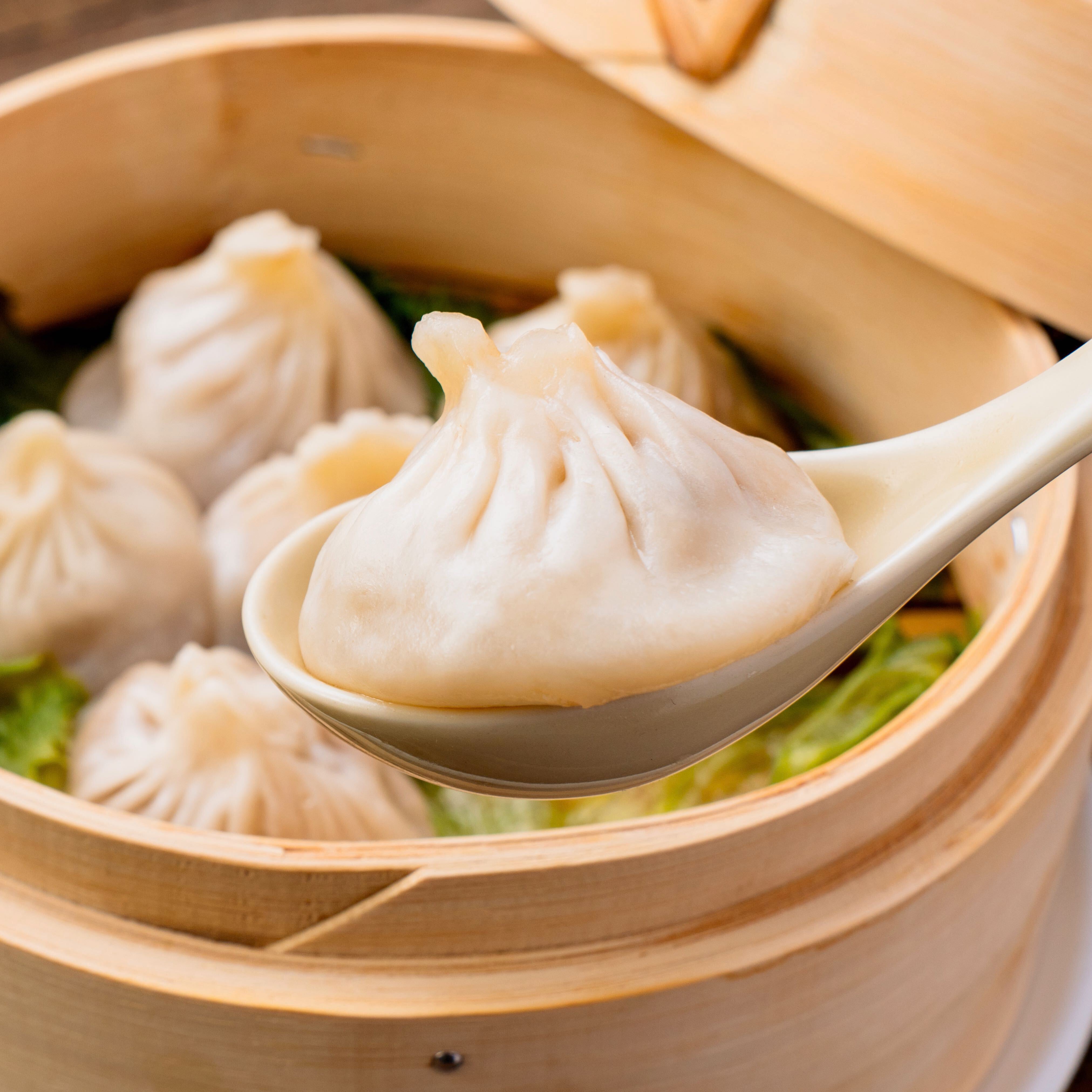 小籠包ページ 手包み生小籠包 360g (12個入） | 音更ぎょうざの宝永 戸越銀座