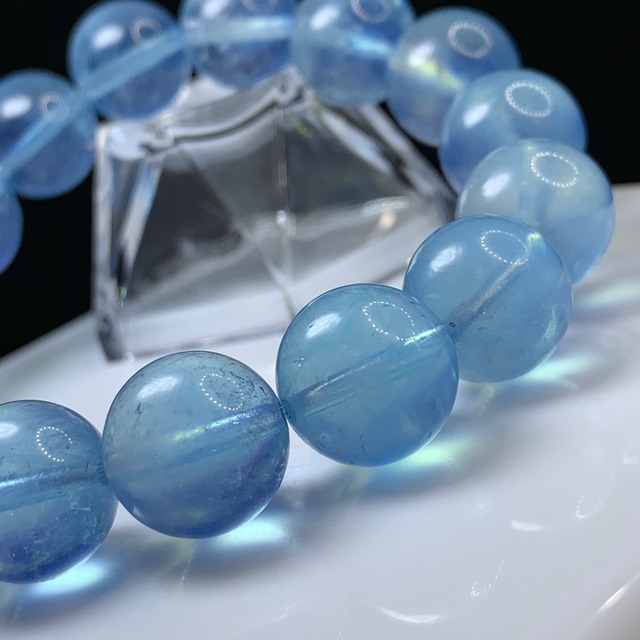 2.透明☆美しい色合い・アクアマリン ブレスレット