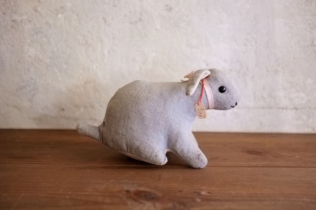 フランス 青いうさぎさんと薔薇色のリボンa ドール アンティーク