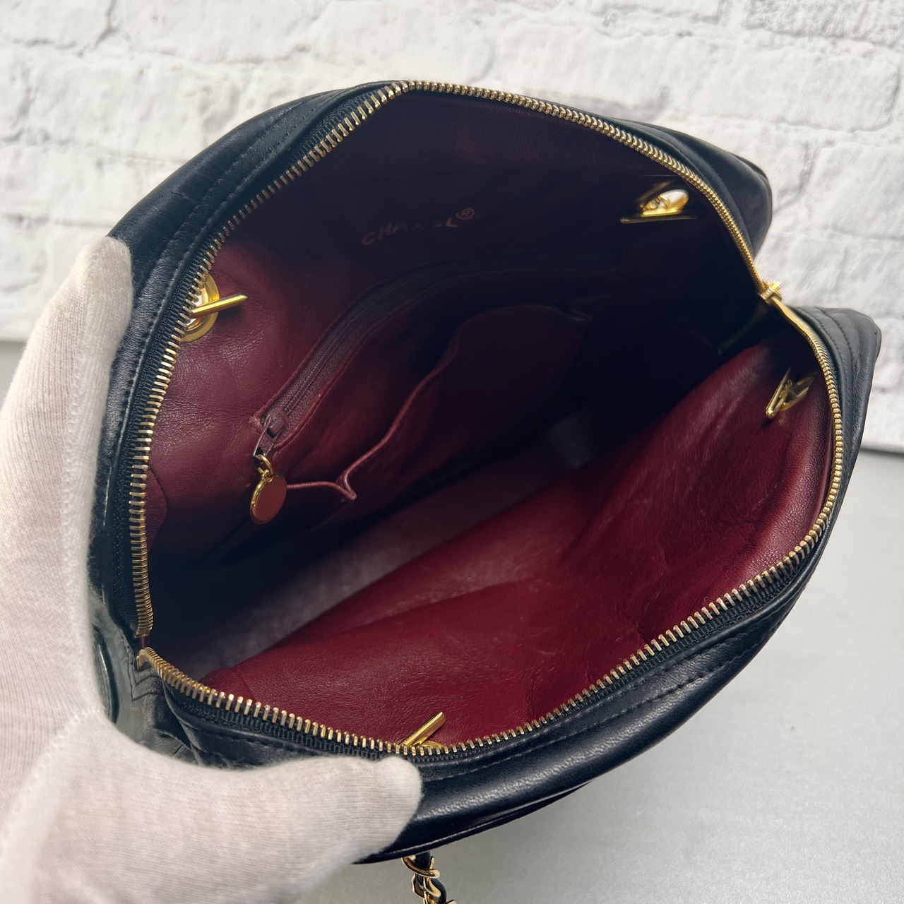 CHANEL シャネル Vステッチ ココマーク ラムスキン ショルダーバッグ 黒 A-13901