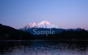 朝焼けの雪のシャスタ【メタルプリントS】エネルギーフォト　