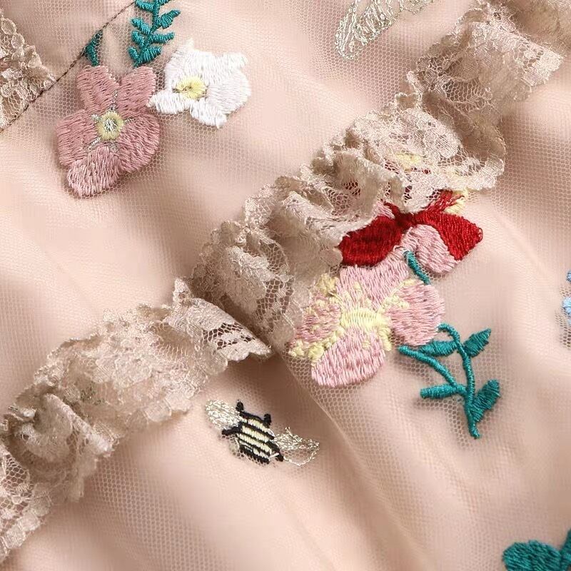 Pinkoz 甘い花の刺繍ミディ シャーリング パッチワーク メッシュ Pinkoz 甘い花の刺繍ミディ シャーリング パッチワーク メッシュ
