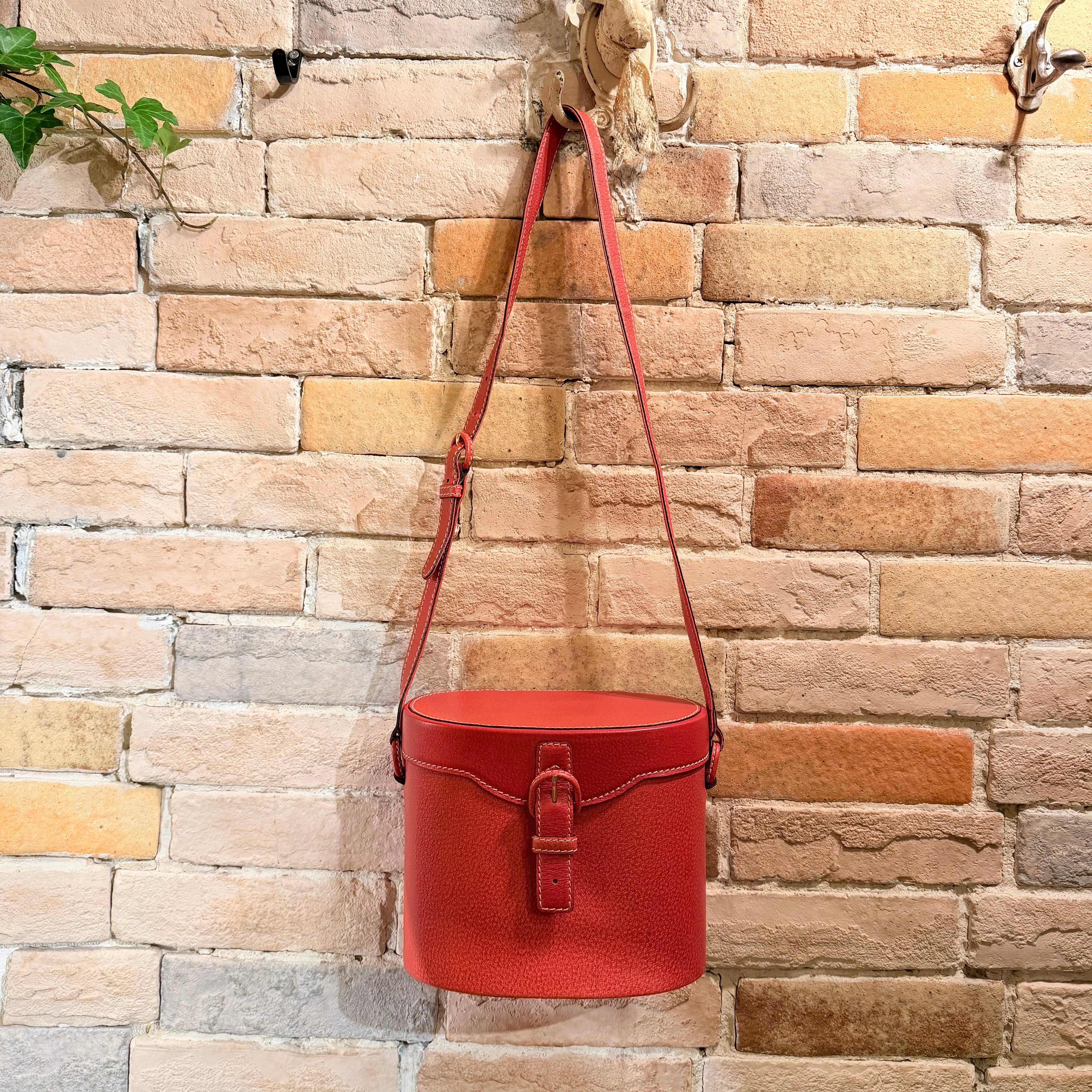 Gianfranco ferre イタリア製 レザー バケツ型 ショルダーバッグ