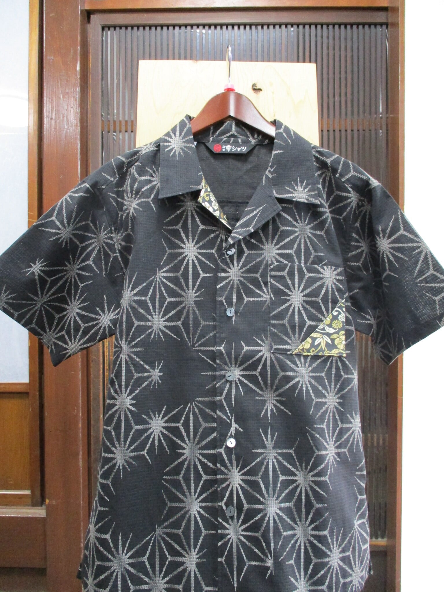 帯シャツ　麻の葉文様柄【Lサイズ】
