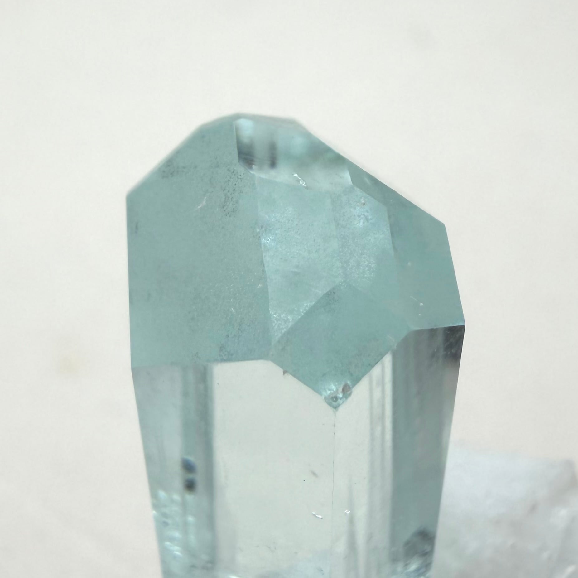 アクアマリン / クォーツ / フェルスパー【Aquamarine with Quartz アクアマリン / クォーツ / フェルスパー【Aquamarine with Quartz