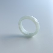 【9.5号】オンライン限定！ とろける淡緑色 くり抜き甲丸リング A貨翡翠 jd_rg1169