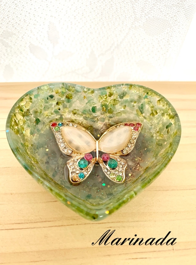 再販開始⭐︎ 蝶とハートの可愛い小物入れ　オルゴナイト　グリーン