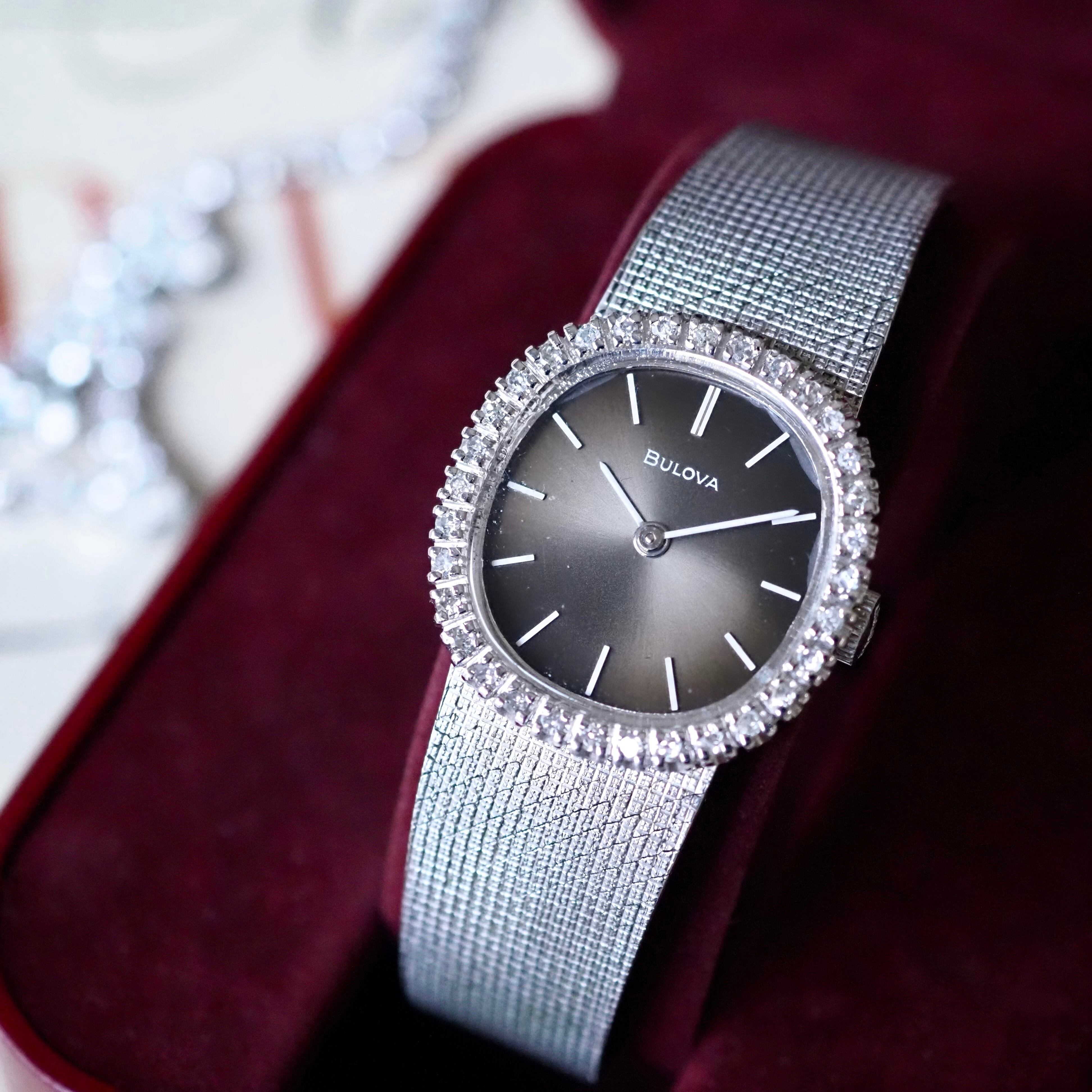 BULOVA ブローバ 角金 ダイヤ付 アンティーク時計 1940年代 | Plumage