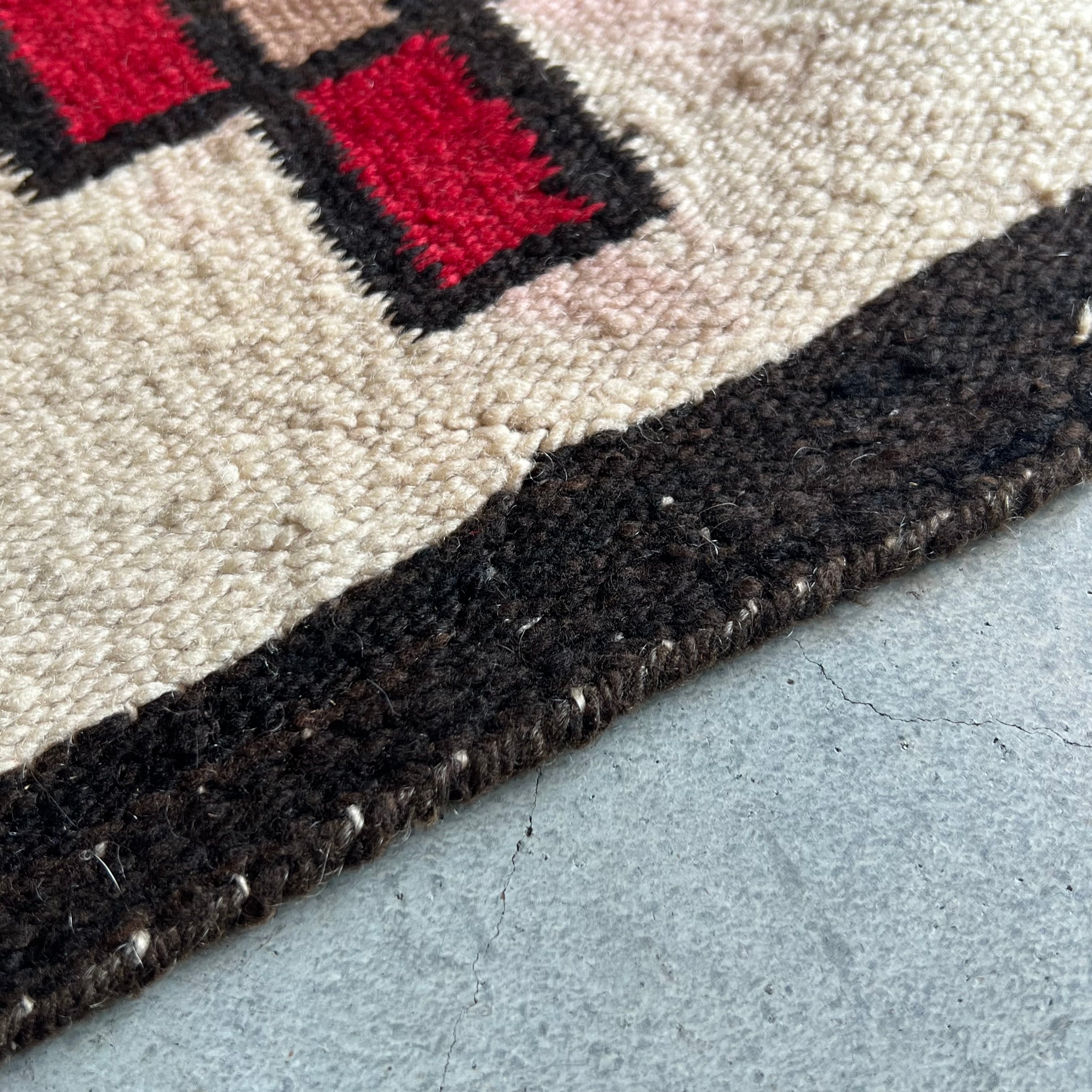 NAVAJO RUG | BUFF STOCK YARD