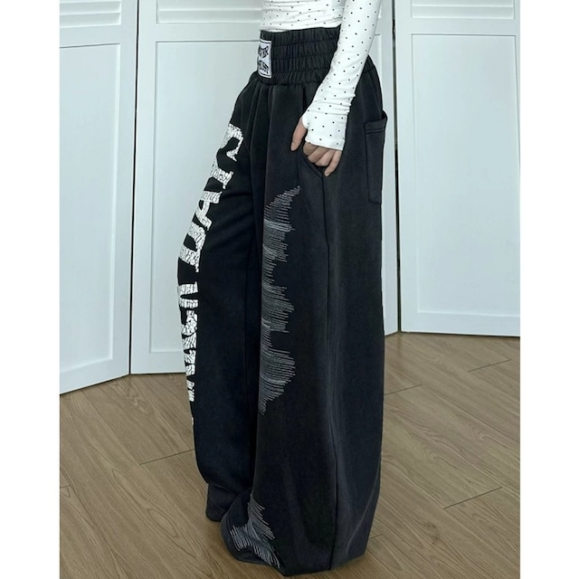ロゴグラフィックダメージライクワイドスウェットパンツ 1col R02474