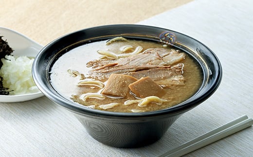 「オリジナルデザインの丼で、冨志の絶品ラーメンと一緒に味わう至高の時間」ラーメン２食分