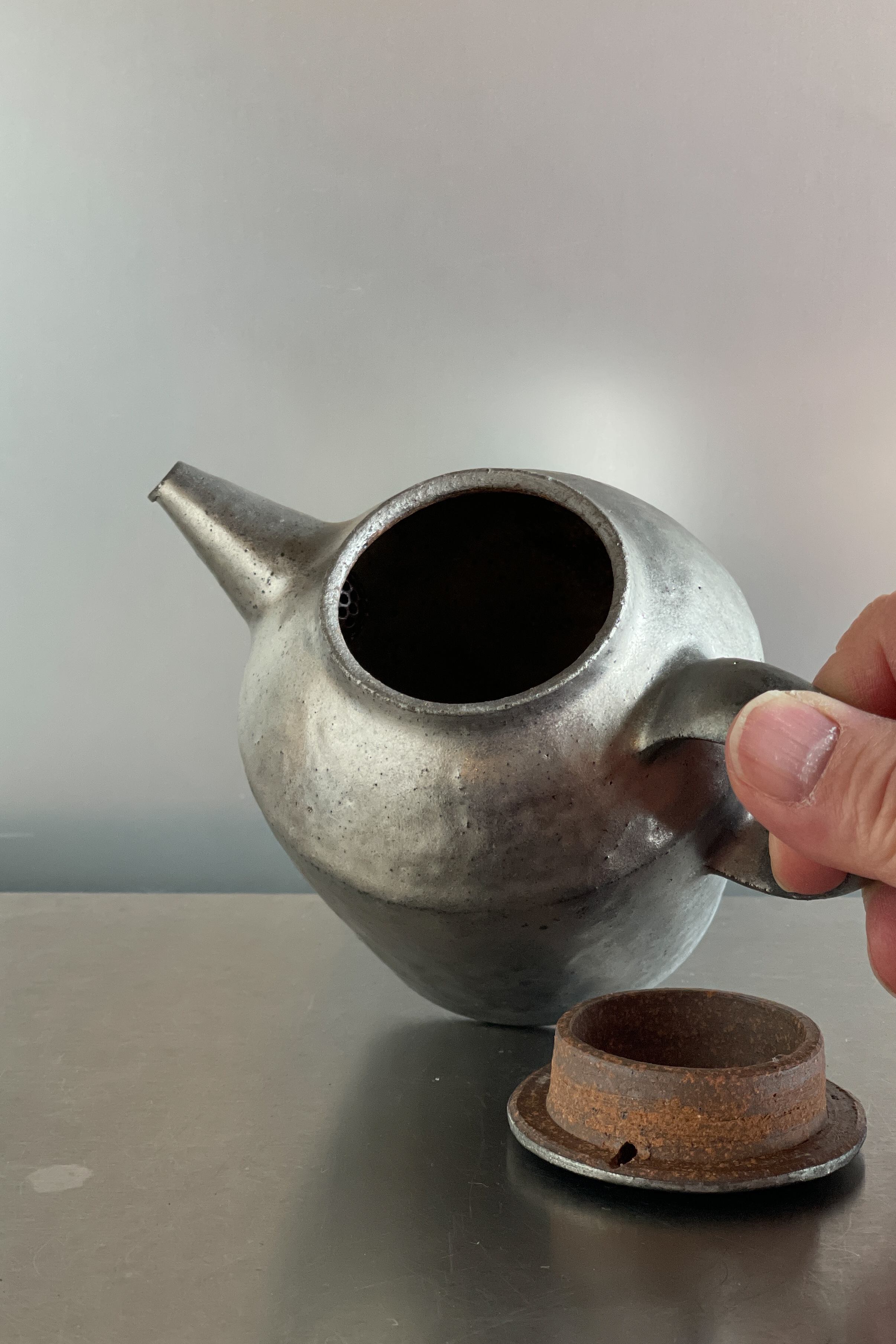 村上躍 銀彩ポット 人気作家 手びねり 手づくり 急須 丸 完売品